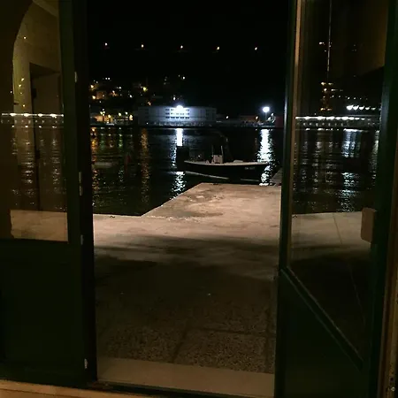 Panda Sea Touch Apartment *